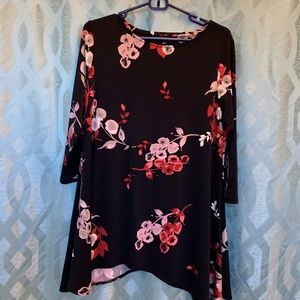 Alfani 3/4 sleeves, black floral tunic, excellent shape, stretch